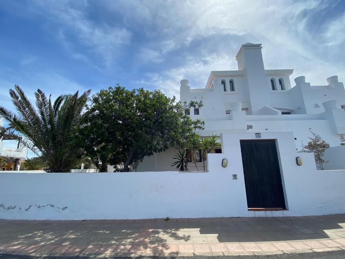 Royal Park Guesthouse Corralejo Extérieur photo
